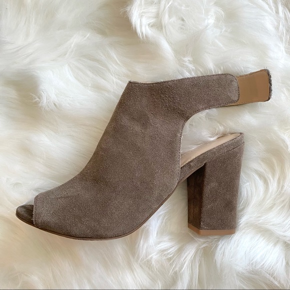 Franco Fortini Size 8 Lisa Genuine Suede Peep Toe Block Heels Taupe - Picture 4 of 9